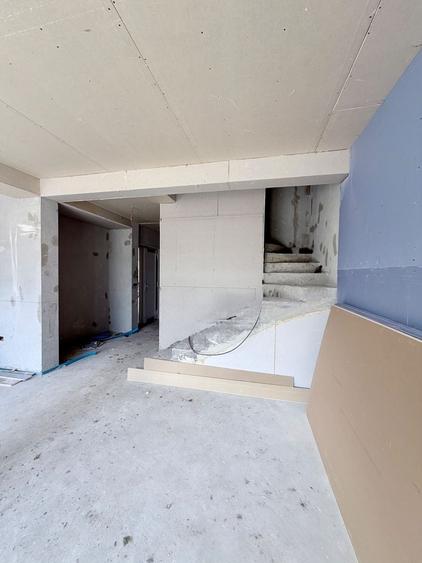 Duplex cu 4 camere cu Canalizare în Moșnița Nouă
