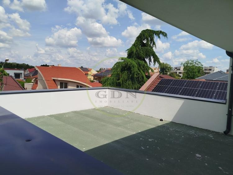 Duplex cu 10 camere cu Canalizare în Cantemir