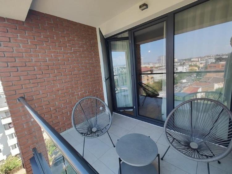 Apartament cu 2 camere semidecomandat, mobilat în Mărăști