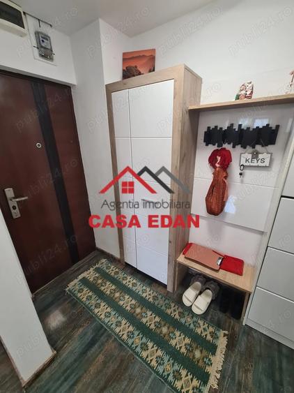 Casă cu 4 camere decomandat în Piața Centrală