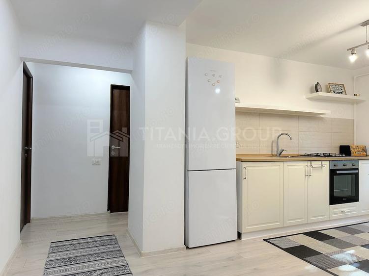 Apartament cu 3 camere decomandat în Tractorul