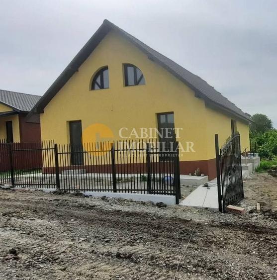 Casă individuală cu 4 camere cu Canalizare în Voinești