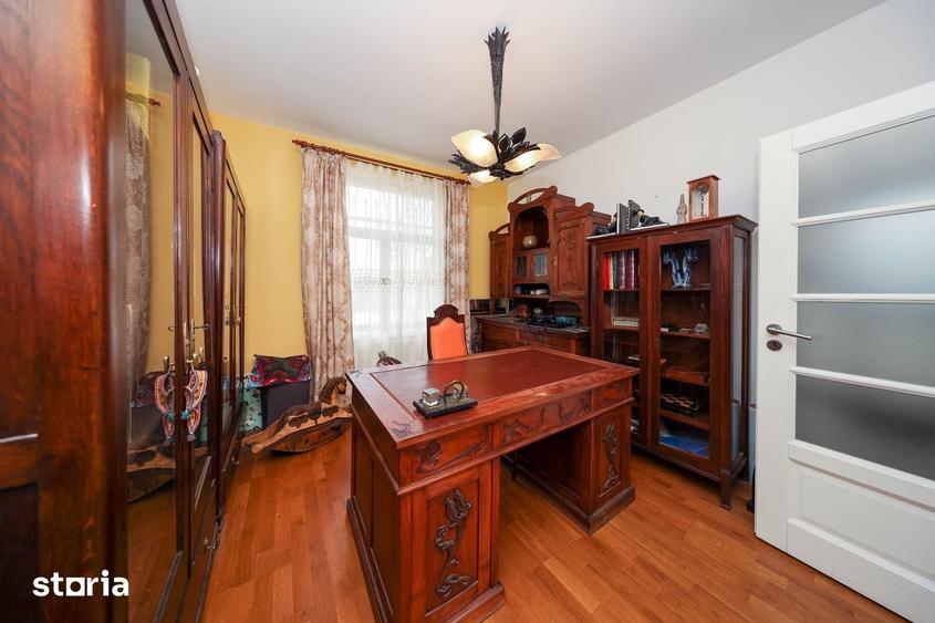 Casă cu 8 camere cu Teren 164 Mp în Bartolomeu