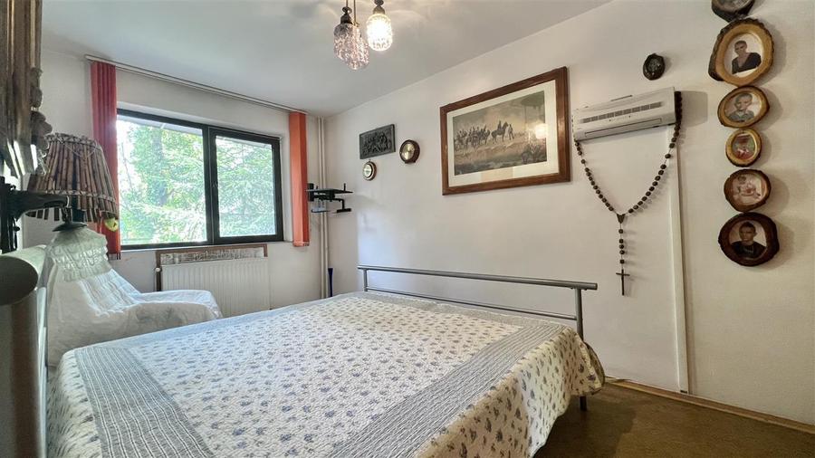 Apartament cu 3 camere semidecomandat în Astra