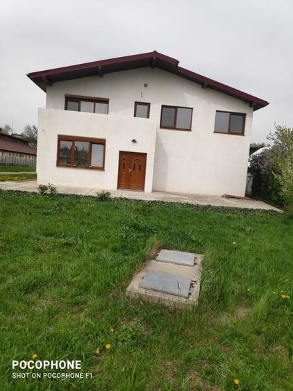 Casă cu 4 camere în Humulești
