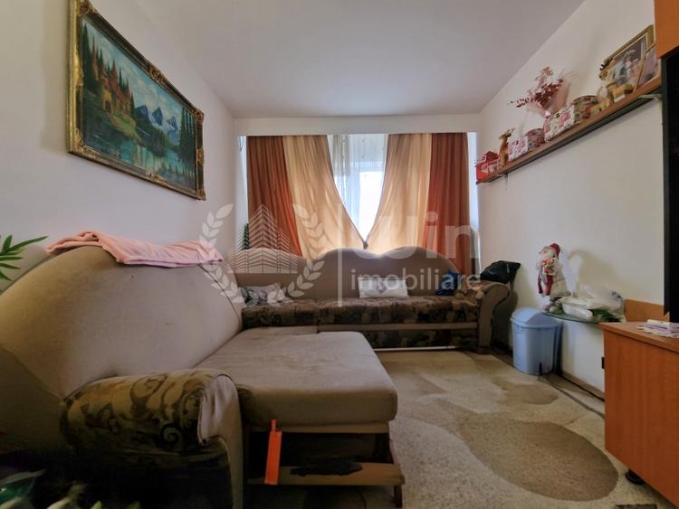 Apartament cu 3 camere decomandat în Între Lacuri