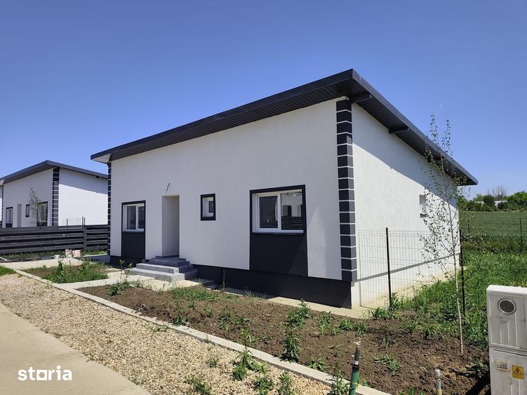 Casă cu 4 camere cu Teren 399 Mp în Crevedia