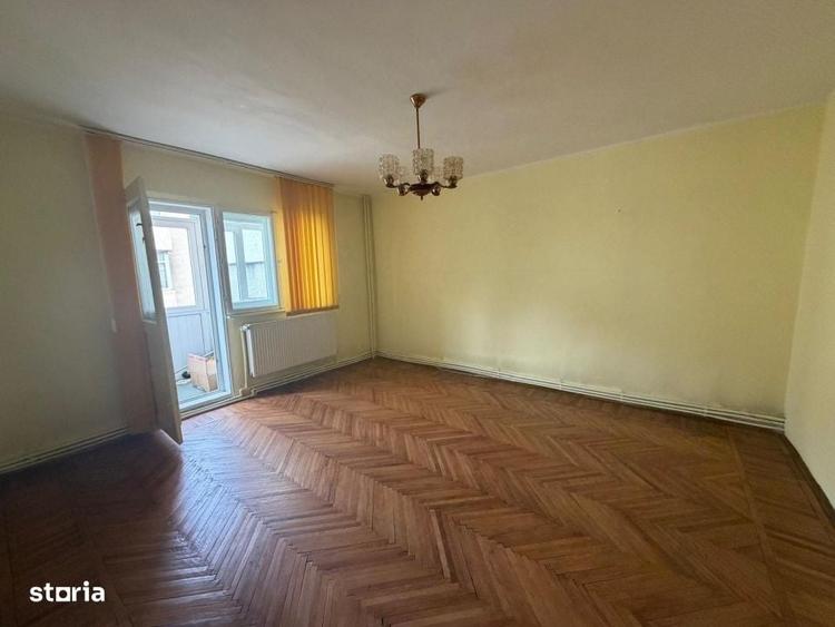 Apartament 3 camere , 2 bai , etaj intermediar , Radauti - 8