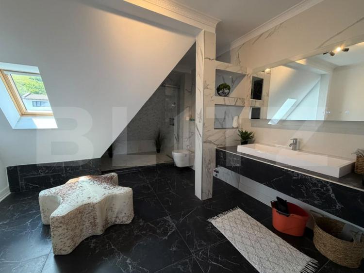 Apartament cu 3 camere semidecomandat în Făget