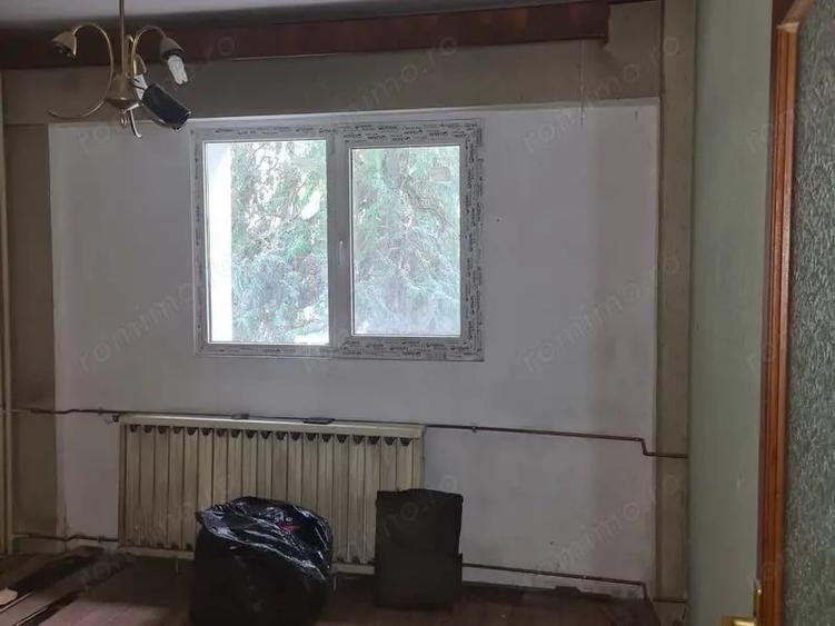 Apartament cu 4 camere decomandat în Pipera
