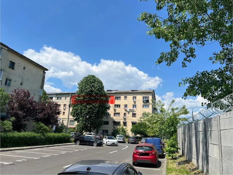Apartament cu 3 camere decomandat în Sud