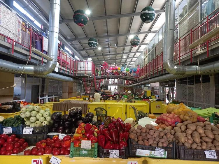 Spațiu comercial, în Central
