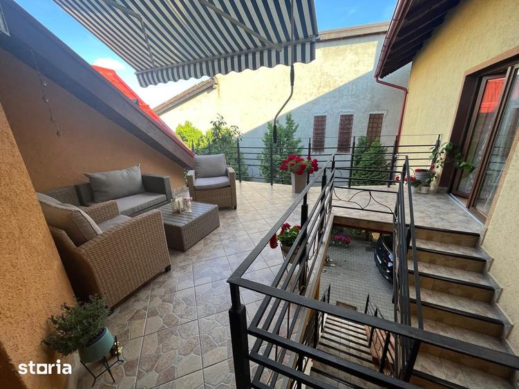 Casă cu 7 camere cu Teren 1783 Mp în Hărman