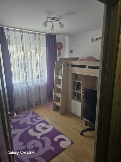 Apartament cu 4 camere decomandat în Central