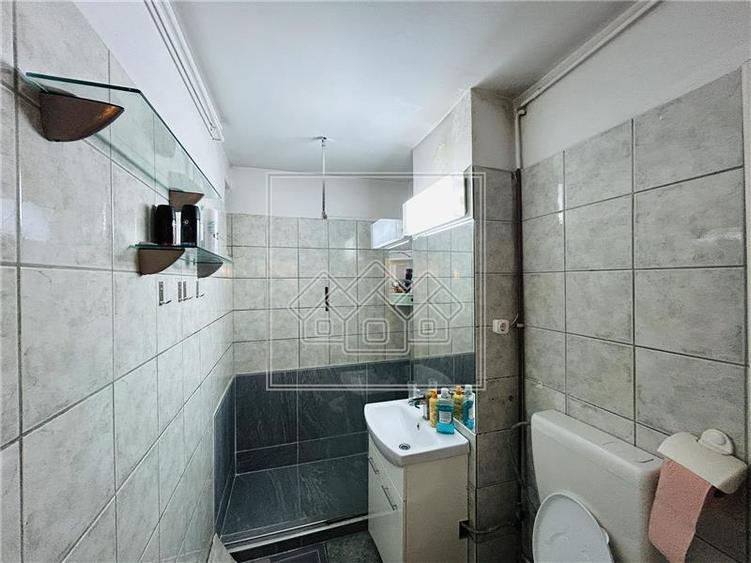 Apartament cu 2 camere decomandat în Mihai Viteazul