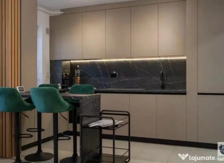 Apartament cu 3 camere decomandat în Tractorul