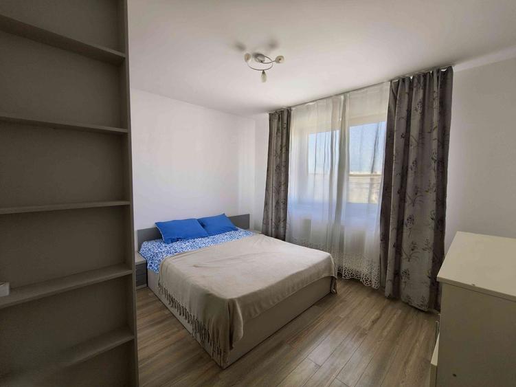 Apartament cu 2 camere decomandat în Tractorul
