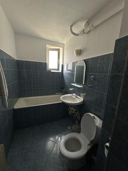 Apartament cu 2 camere decomandat în Calea București