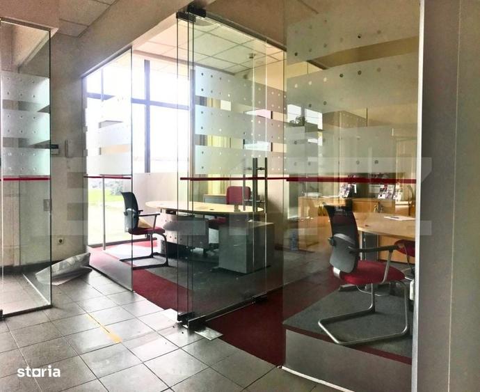 Spațiu comercial, de 160 mp, în Micro 3