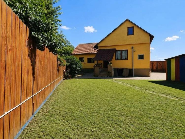 Casă cu 4 camere în Central