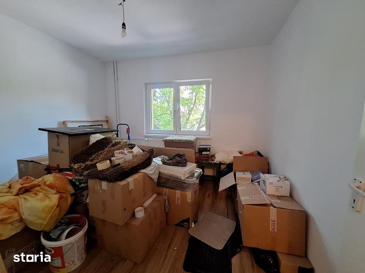 Apartament cu 2 camere semidecomandat, mobilat în Soarelui