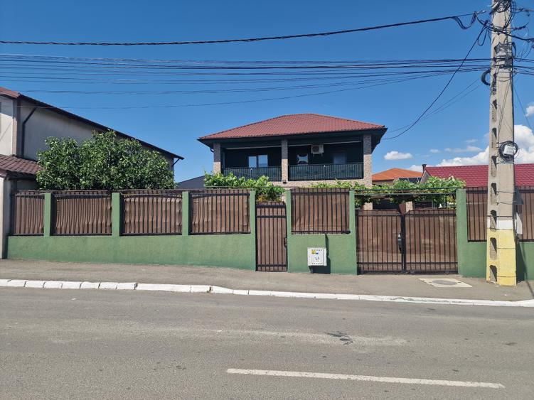 Casă individuală cu 4 camere cu Canalizare în Valu lui Traian