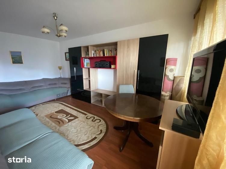 Apartament cu 2 camere decomandat în Micro 6