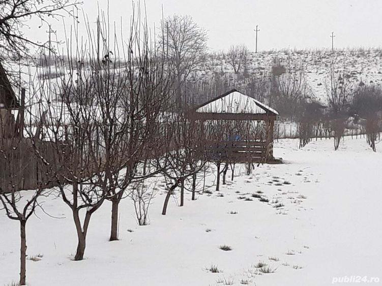 Teren de 4005 mp, în Girov
