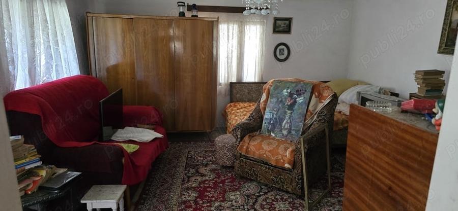 Casă cu 5 camere în Aluniș