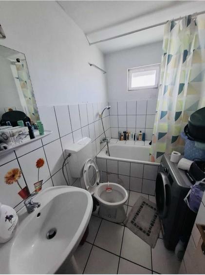 Apartament cu 2 camere decomandat în Terezian