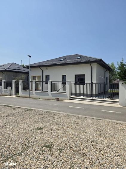 Casă cu 4 camere în Central