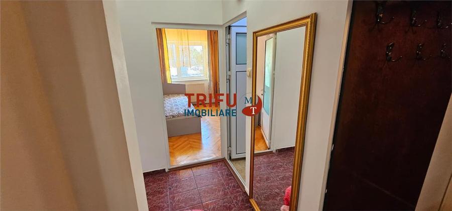 Apartament cu 3 camere decomandat, mobilat în Tolstoi