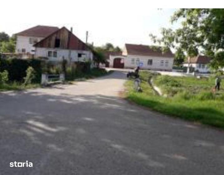 Casă cu 2 camere cu Teren 3149 Mp în Hudești