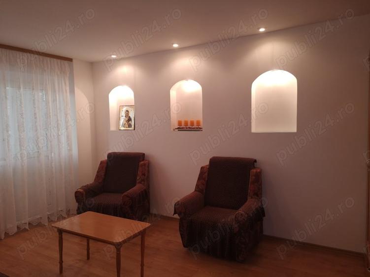 Apartament cu 3 camere decomandat în Școlilor