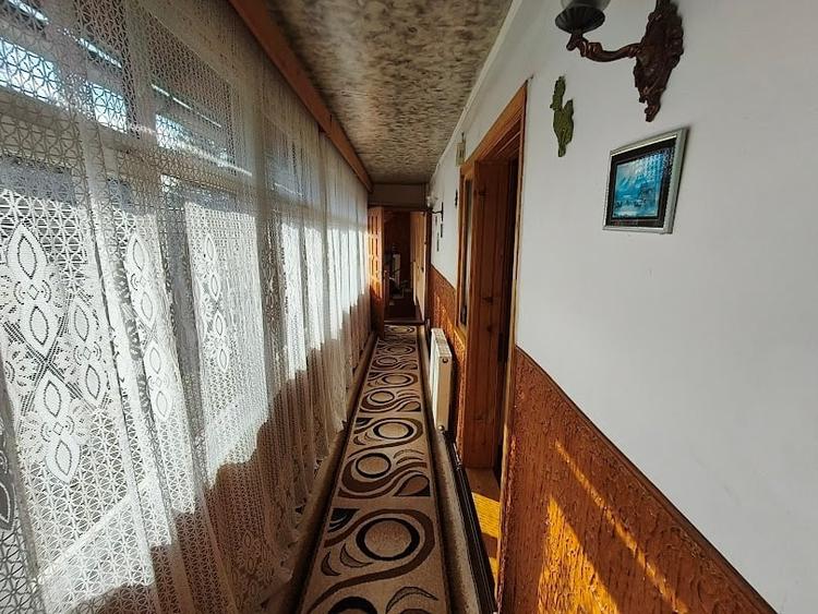 Casă cu 3 camere cu Canalizare în Poiana Țapului