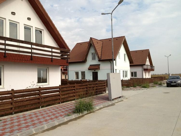Teren Construcții intravilan de 275 mp, în Sud