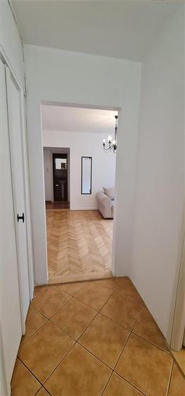 Apartament cu 2 camere semidecomandat, mobilat în Podgoria