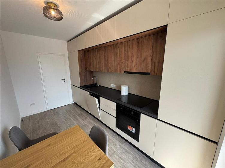 Apartament cu 2 camere decomandat, mobilat în Est