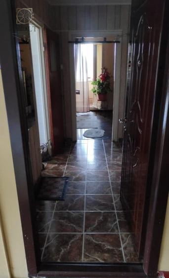 Apartament cu 4 camere decomandat, mobilat în Rahova