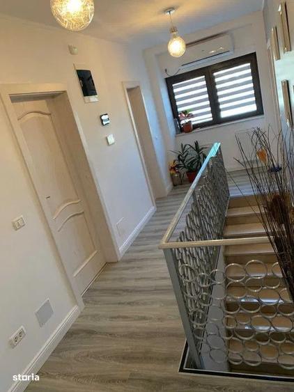 Casă cu 4 camere în Ovidiu