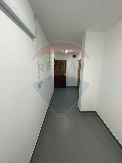 Spațiu comercial, de 43.720001220703 mp, în Central