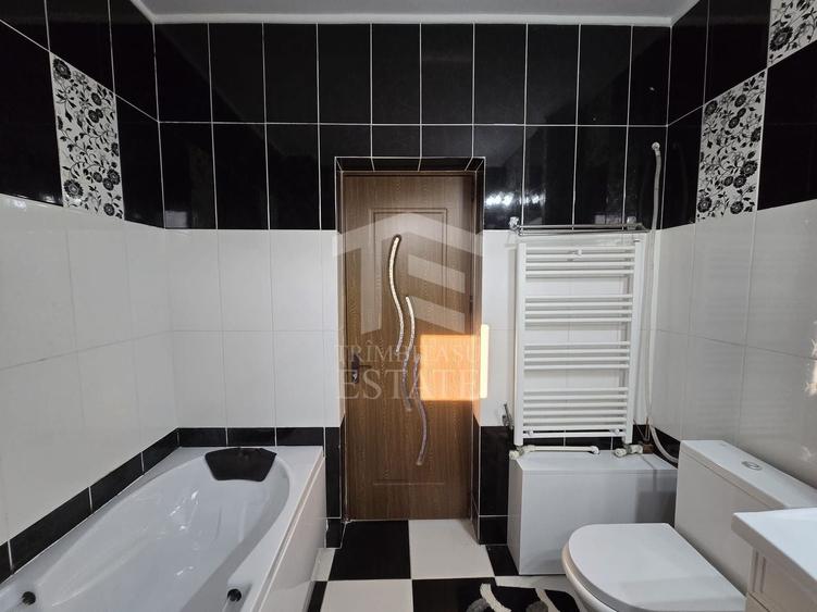 Casă cu 16 camere cu Canalizare în Central