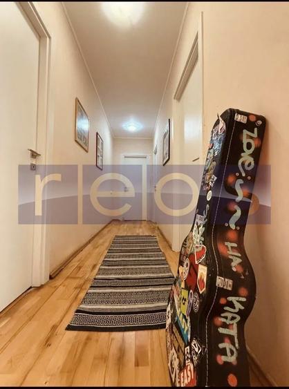 Casă individuală cu 6 camere cu Piscina în Central