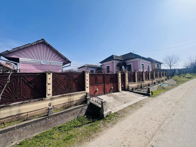 Casă cu 4 camere în Pătulele