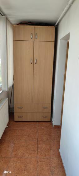 Apartament cu 3 camere decomandat, mobilat în Calea București