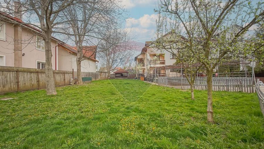 Vilă cu Teren Generos - Tractorul, Potrivită pentru Locuit sau Afacere - 3