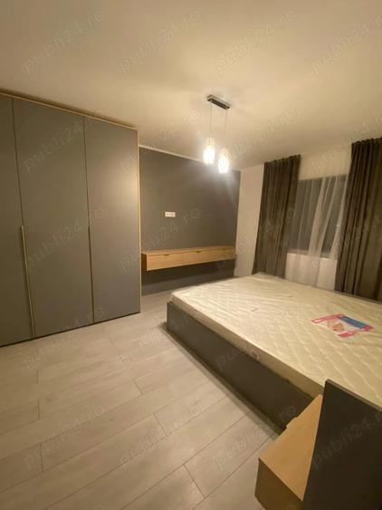 Apartament cu 4 camere decomandat în Central