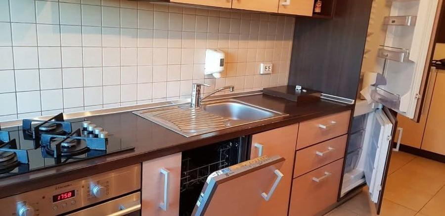 Apartament cu 3 camere decomandat, mobilat în Aradului
