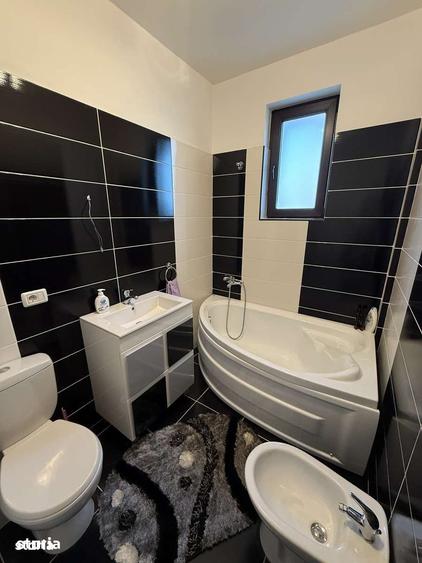 Apartament cu 3 camere în Negru Vodă