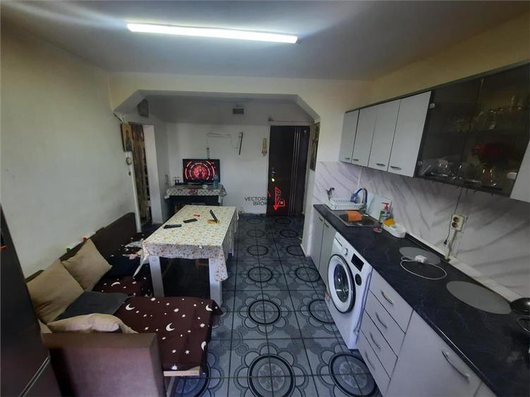 Apartament cu 2 camere decomandat în Basarabia